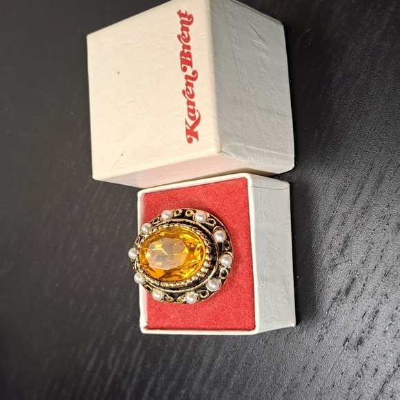 Vintage 1970's Karen Brent Adjustable Size Cocktail Ring. - Picture 1 of 7